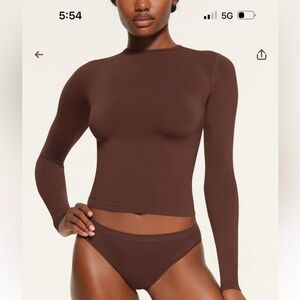 SKIMS NWOT Soft Smoothing Long Sleeved Shirt - Cocoa